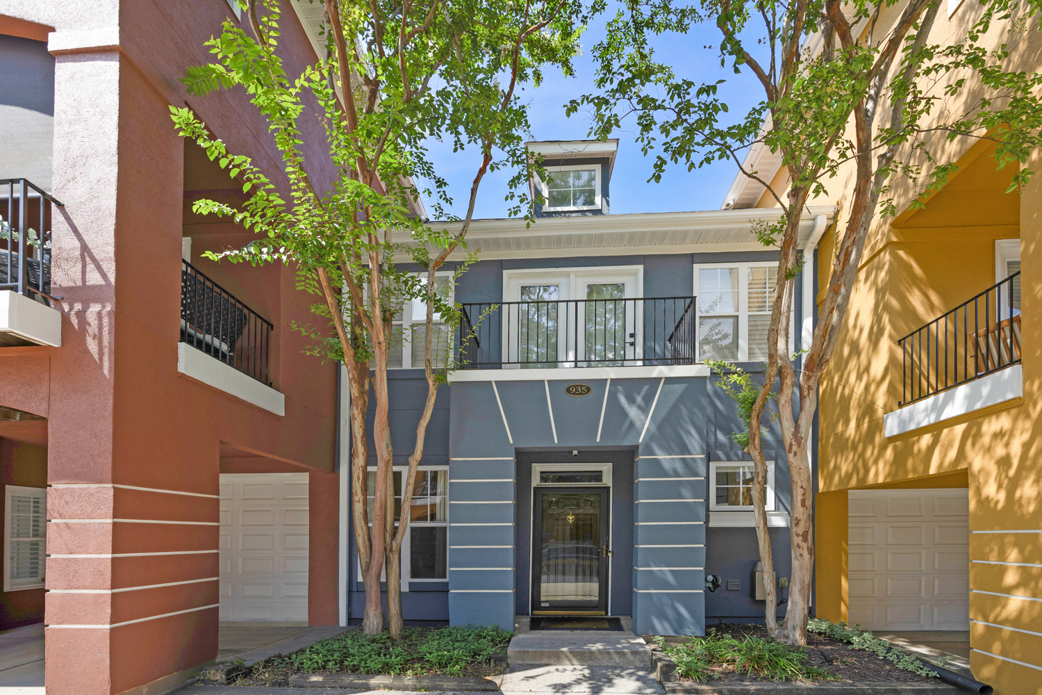 935 Hawthorne Bridge Court